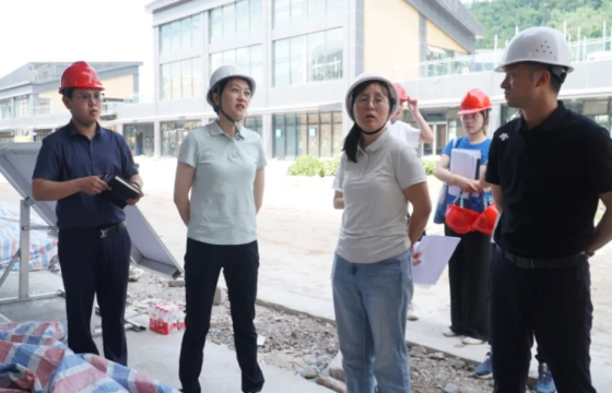 县委副书记、县长钟雪琴调研督导天全馆项目工作